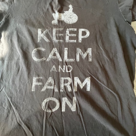 Graphic Tee "Keep Calm Farm On" Size M-L Brown T-shirt Outdoors Farming - Picture 4 of 4
